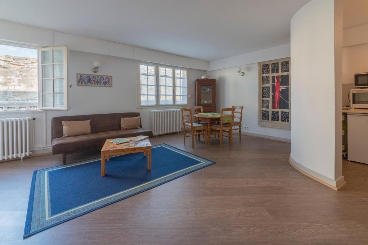 Appartement De Charme - Vue Sur Remparts - Wifi Gratuit - Parking Payant A Proximite อาวีญง ภายนอก รูปภาพ
