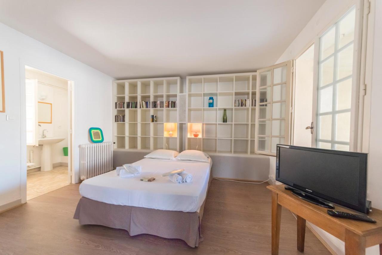 Appartement De Charme - Vue Sur Remparts - Wifi Gratuit - Parking Payant A Proximite อาวีญง ภายนอก รูปภาพ