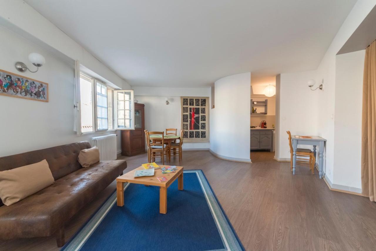 Appartement De Charme - Vue Sur Remparts - Wifi Gratuit - Parking Payant A Proximite อาวีญง ภายนอก รูปภาพ