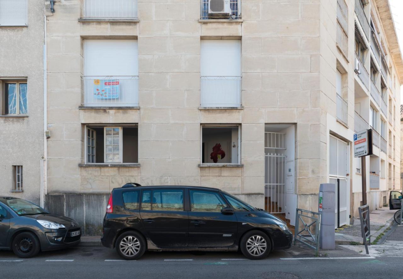 Appartement De Charme - Vue Sur Remparts - Wifi Gratuit - Parking Payant A Proximite อาวีญง ภายนอก รูปภาพ