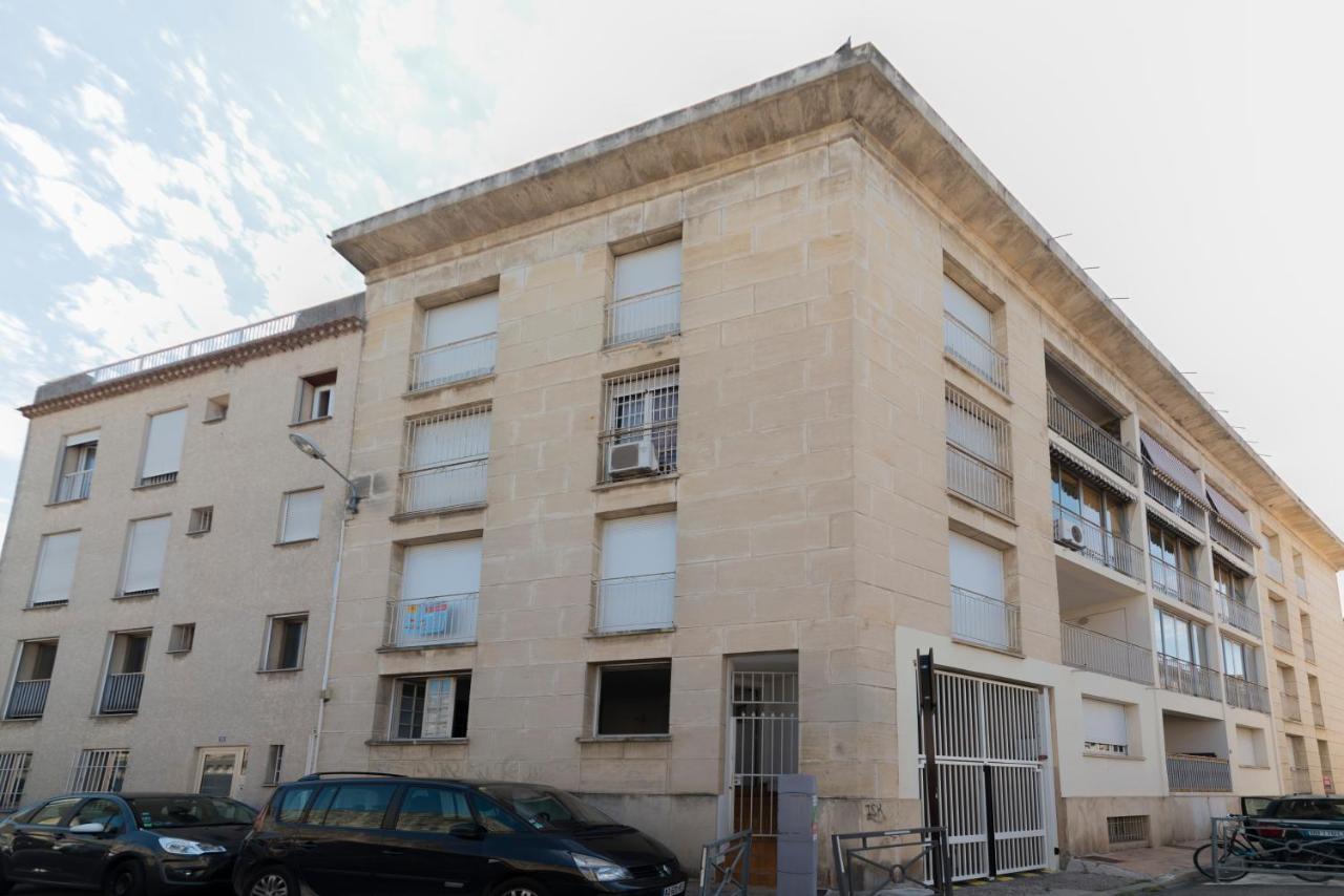 Appartement De Charme - Vue Sur Remparts - Wifi Gratuit - Parking Payant A Proximite อาวีญง ภายนอก รูปภาพ